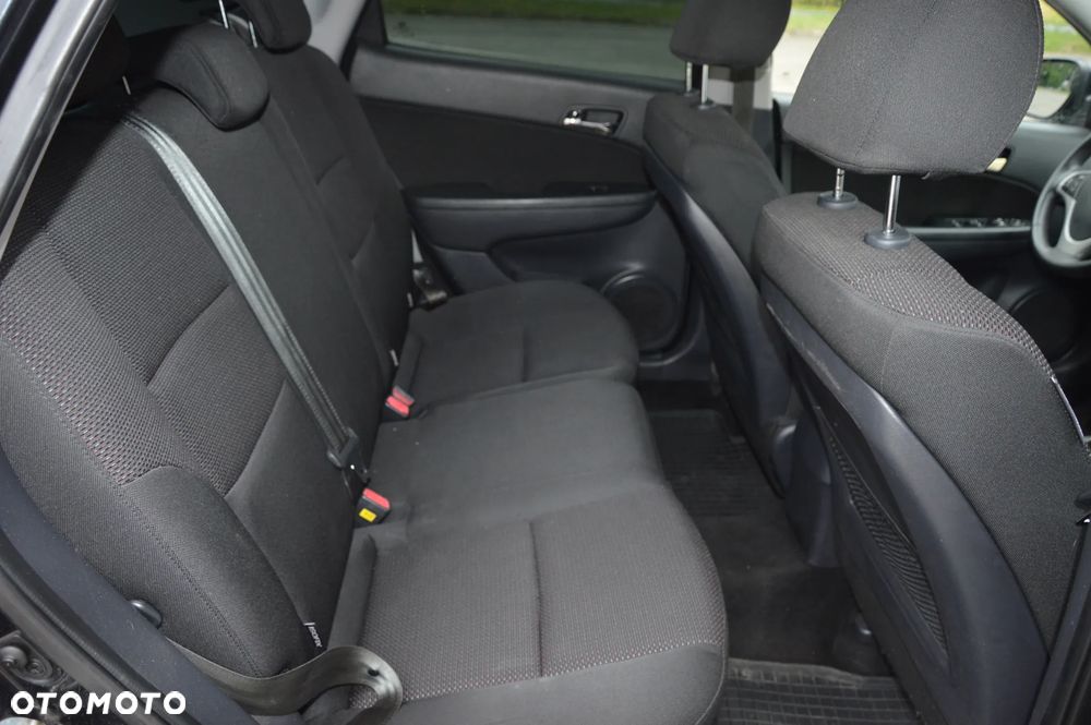 Hyundai i30 1.6 Comfort - 8