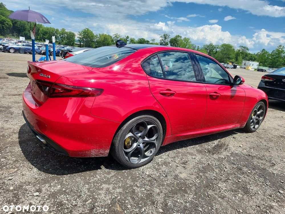 Alfa Romeo Giulia 2.0 Turbo TI Q4 - 4