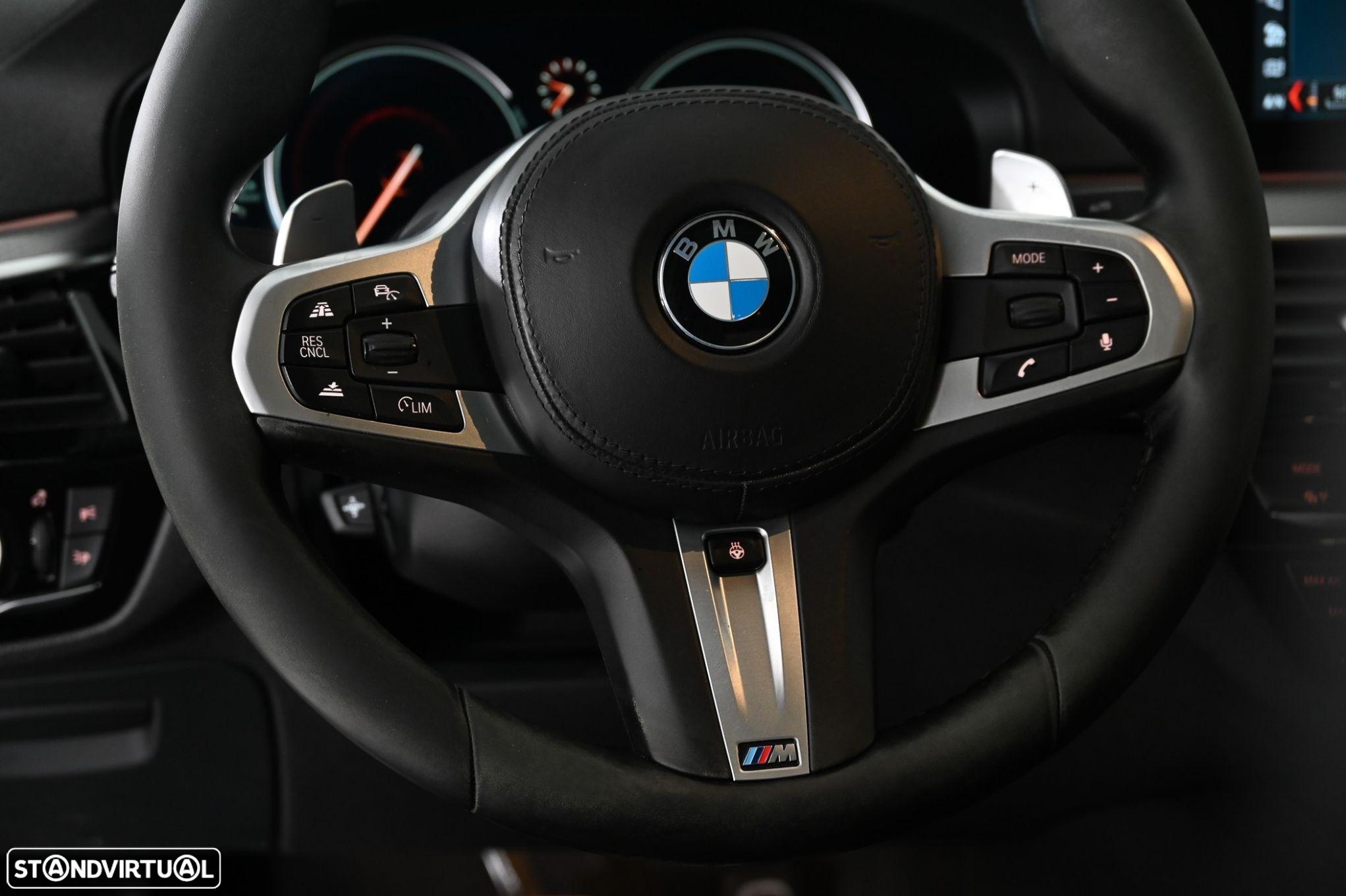 BMW 520 d xDrive Pack M Auto - 29