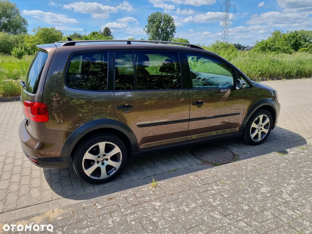 Volkswagen Touran 2.0 TDI DPF Cross - 3