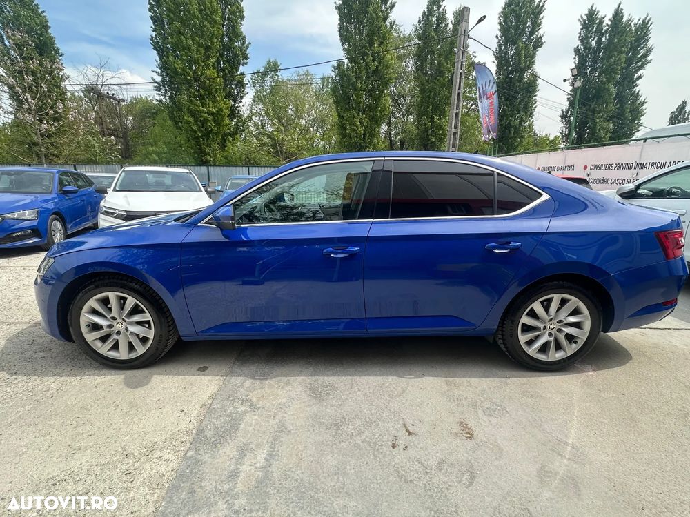 Skoda Superb 2.0 TDI DSG Ambition - 9
