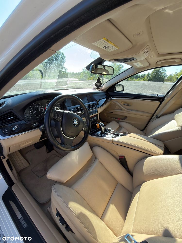 BMW Seria 5 528i - 6