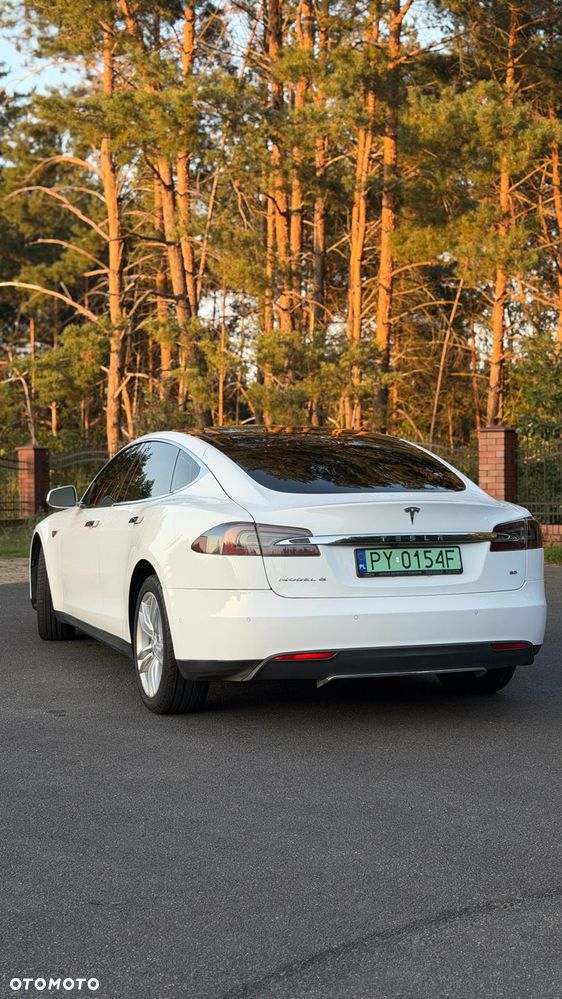 Tesla Model S - 7