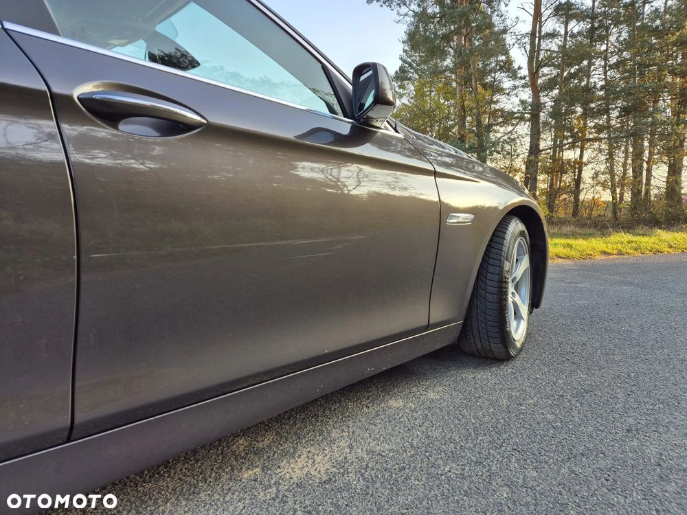 BMW Seria 5 520d Luxury Line - 11