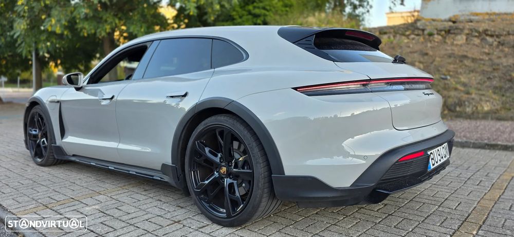 Porsche Taycan Cross Turismo 4 - 15