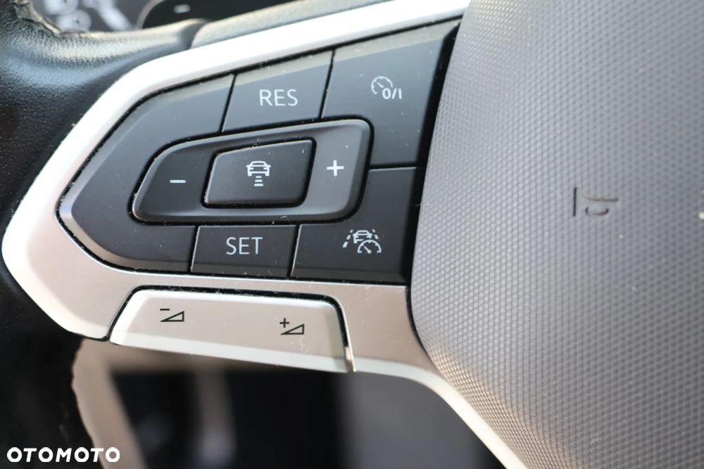Volkswagen Passat Variant 2.0 TDI EVO Elegance DSG - 19