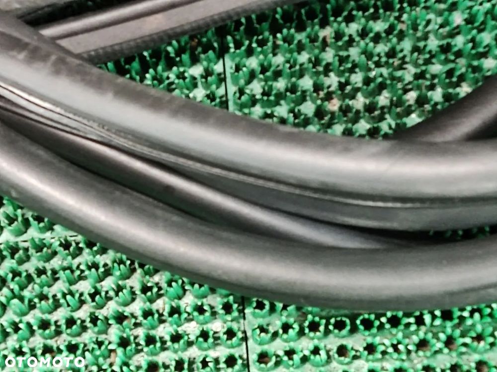 TOYOTA YARIS 19-24r Uszczelka Drzwi z Karoserii - 2