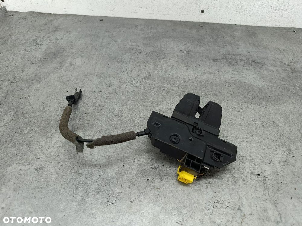 ZAMEK KLAPY OPEL VECTRA C 495072894  09180104  GM - 6