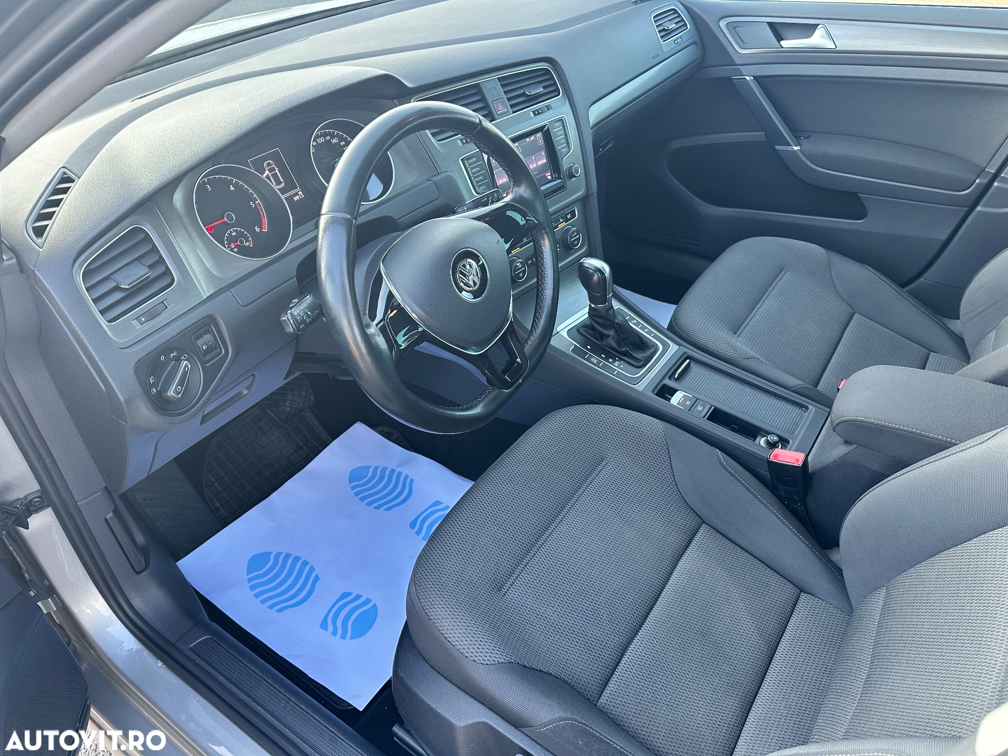 Volkswagen Golf 2.0 TDI BlueMotion Technology Highline DSG - 9