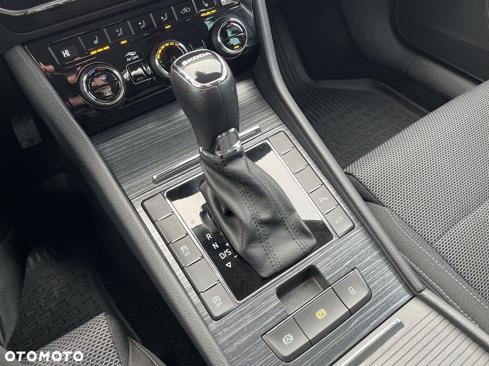 Skoda Superb 2.0 TDI SCR Style DSG - 31