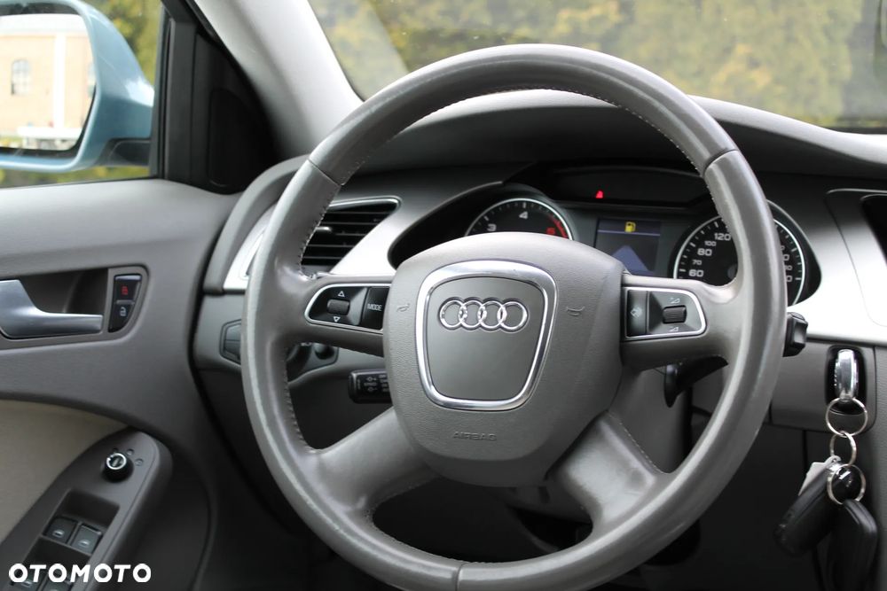 Audi A4 Avant 2.0 TDI Quattro - 29