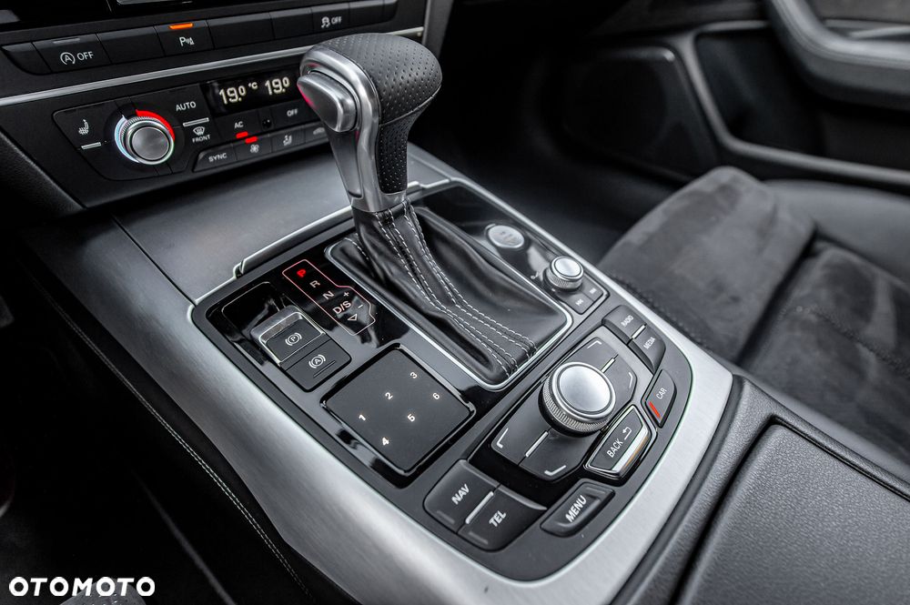 Audi A6 Avant 3.0 TDI DPF clean diesel quattro S tronic sport selection - 32