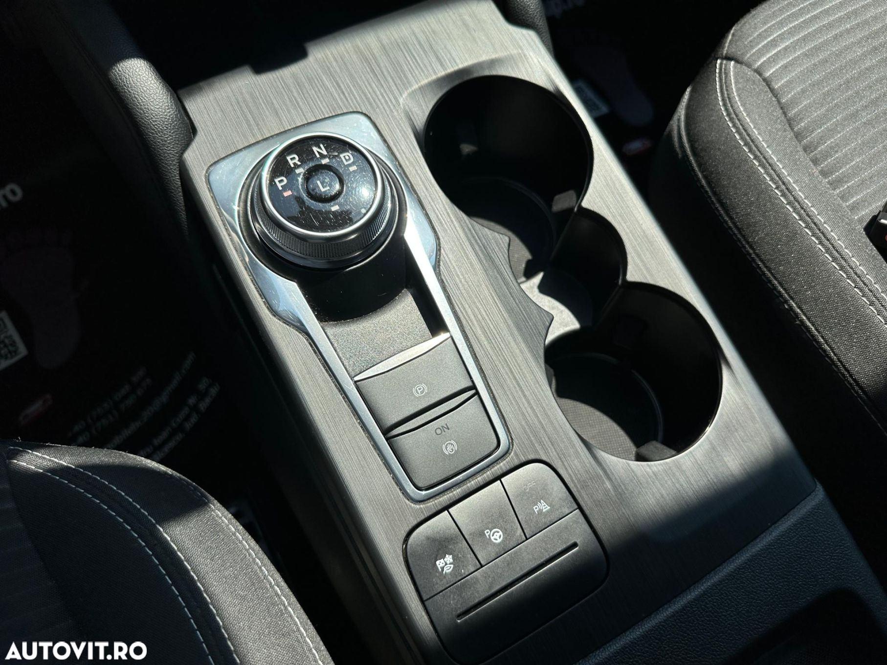 Ford Kuga - 22