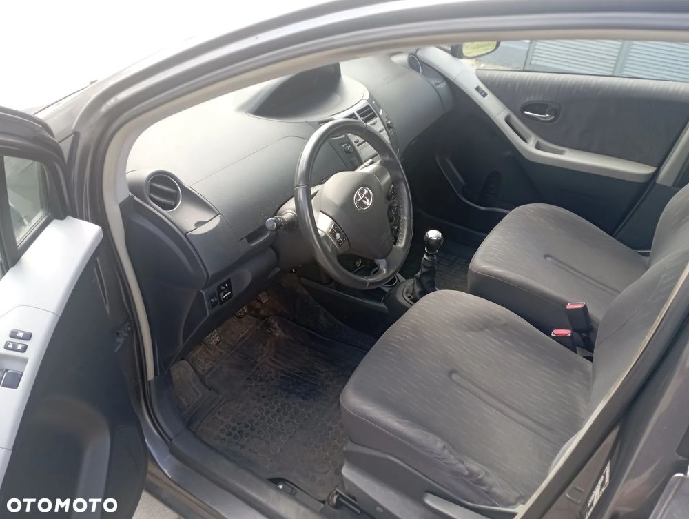 Toyota Yaris 1.33 Luna - 12