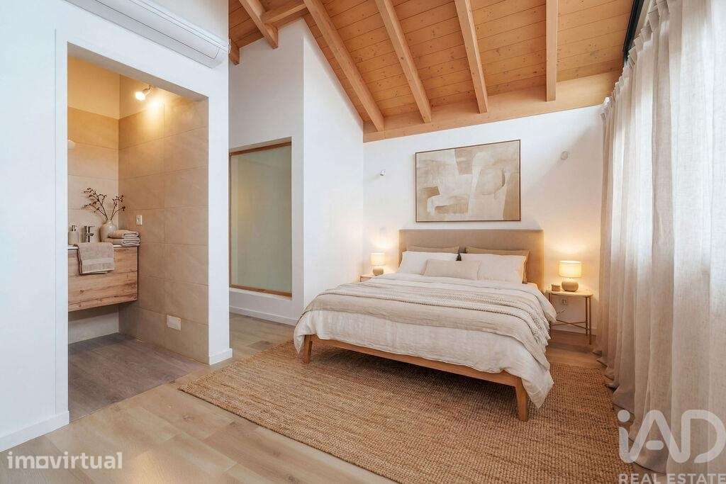Casa de Cidade T2 em Faro (Sé e São Pedro) de 100,00 m2 - Grande imagem: 2/28