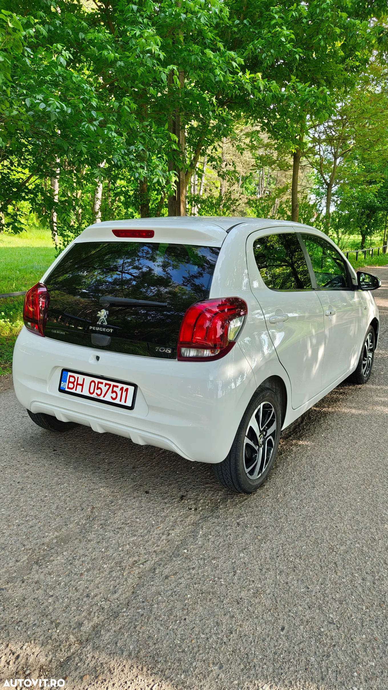 Peugeot 108 VTI 72 Top! Style - 4
