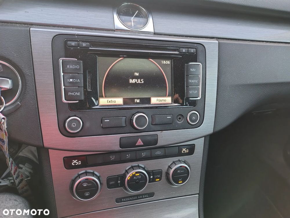 Volkswagen Passat - 22