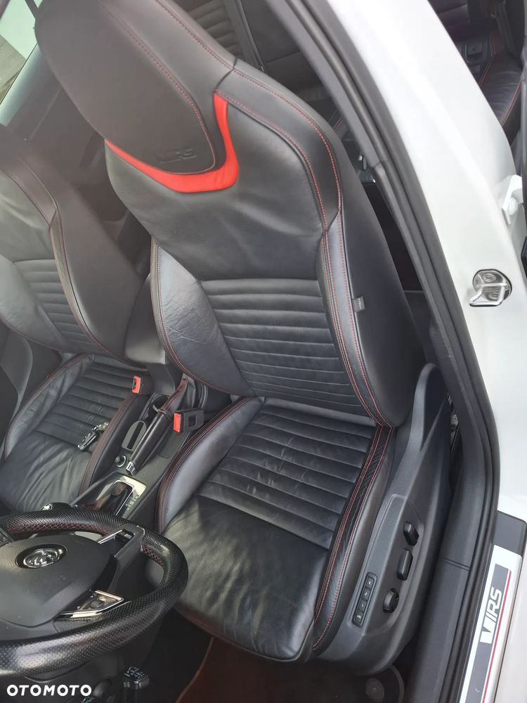 Skoda Octavia 2.0 TDI DSG RS - 14