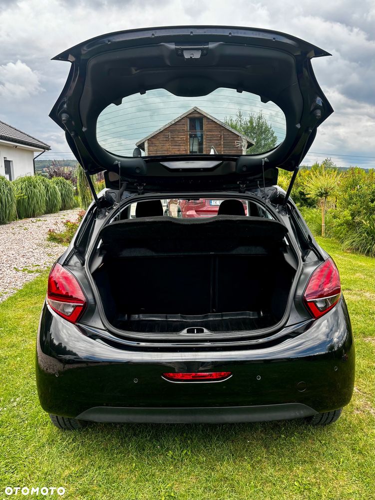 Peugeot 208 1.5 BlueHDi Allure S&S - 13