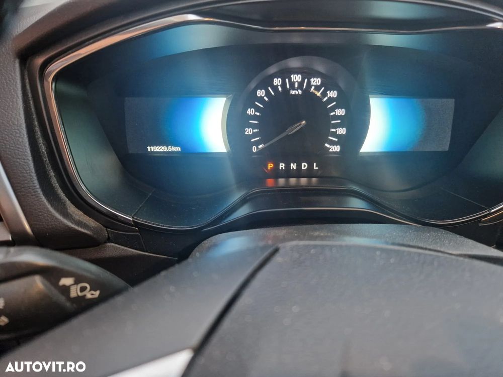 Ford Mondeo 2.0 HEV Titanium - 11