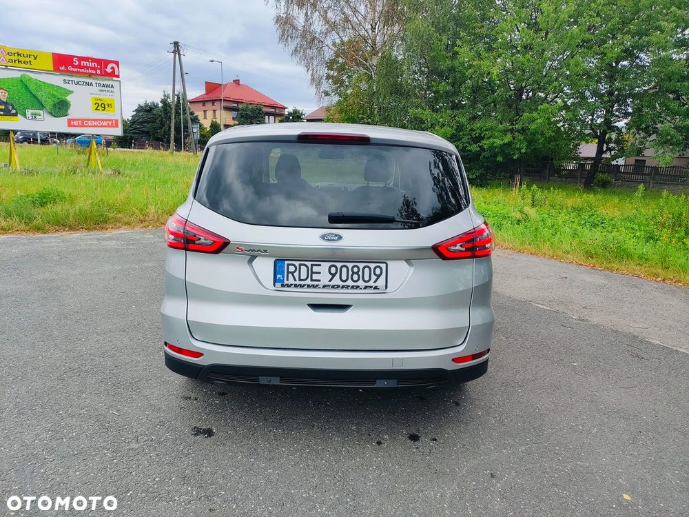 Ford S-Max - 11