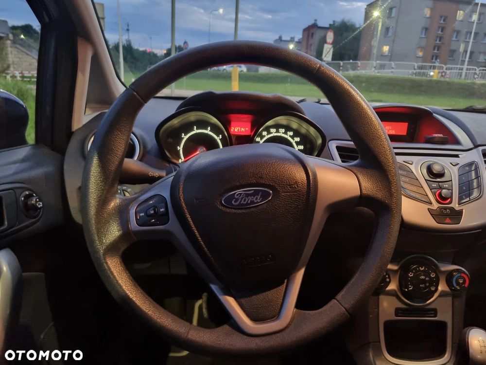 Ford Fiesta 1.25 Trend - 31