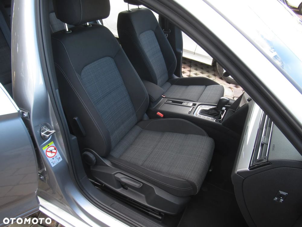 Volkswagen Passat 2.0 TSI Business DSG - 11