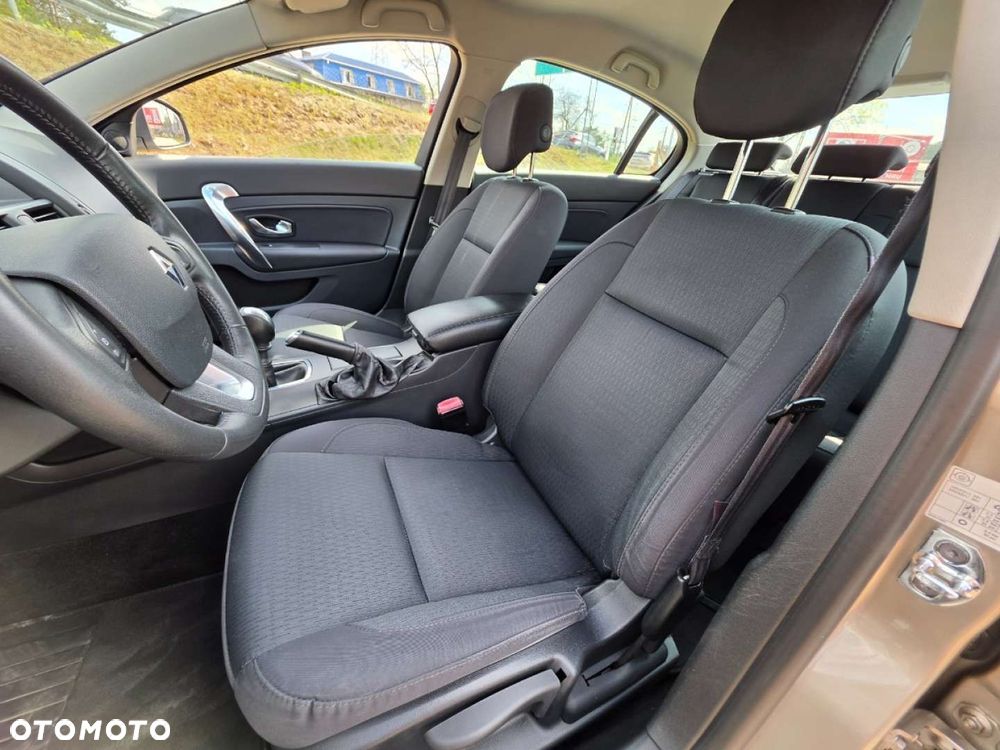 Renault Latitude - 20
