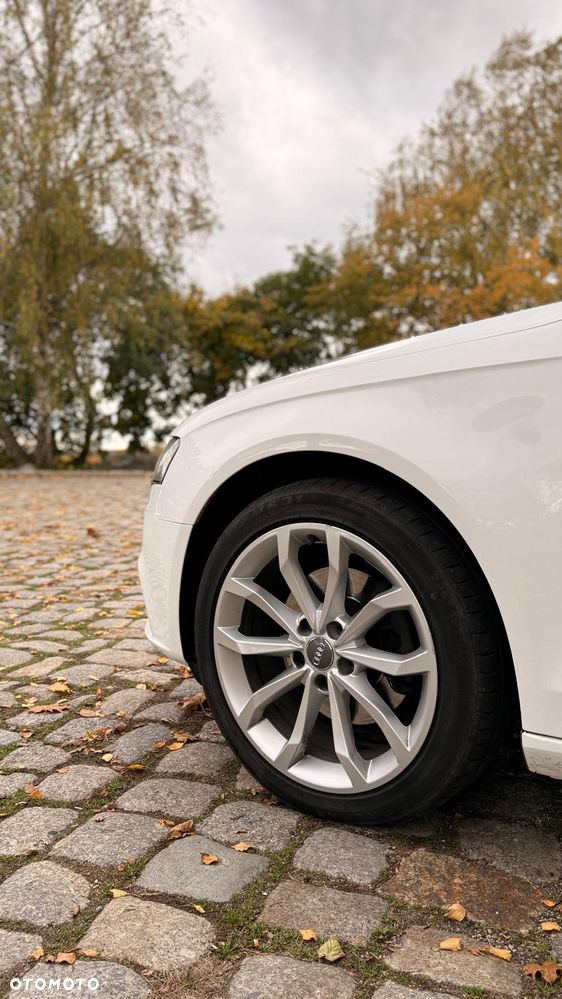 Audi A4 Avant 2.0 TDI - 9