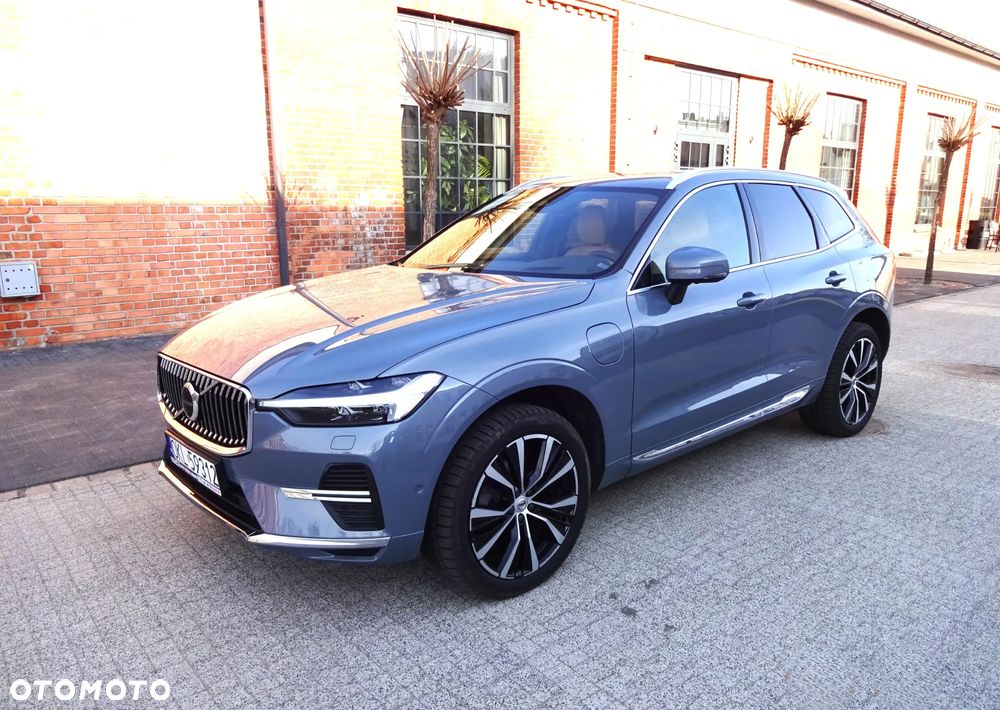Volvo XC 60 T8 Plug-In Hybrid AWD Ultra Dark - 24