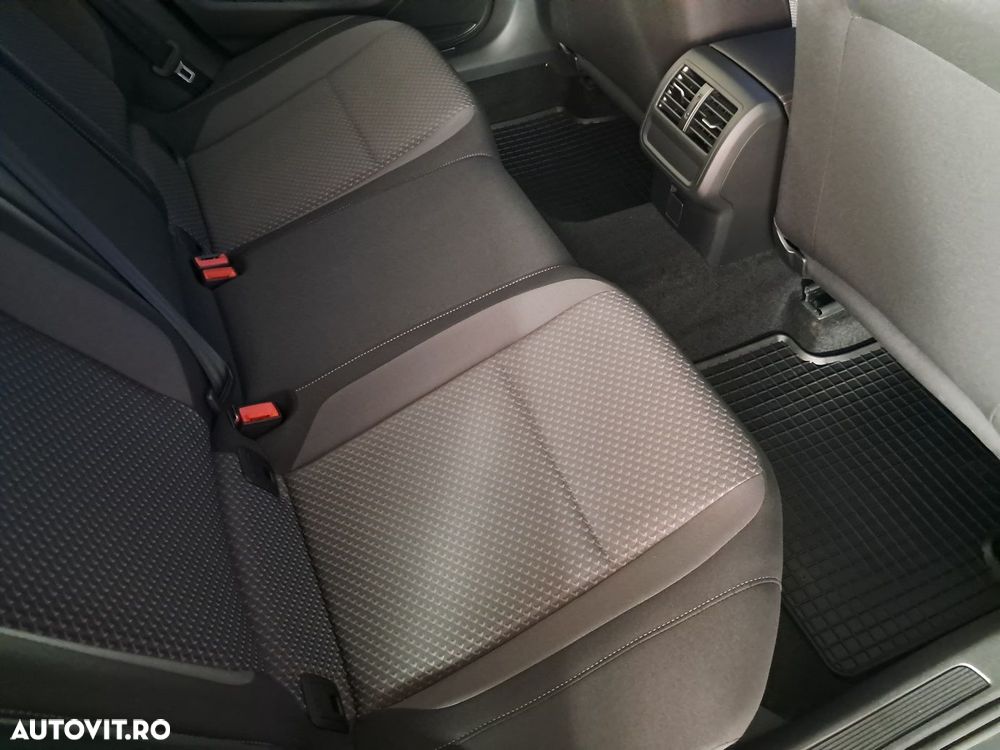 Volkswagen Passat - 17