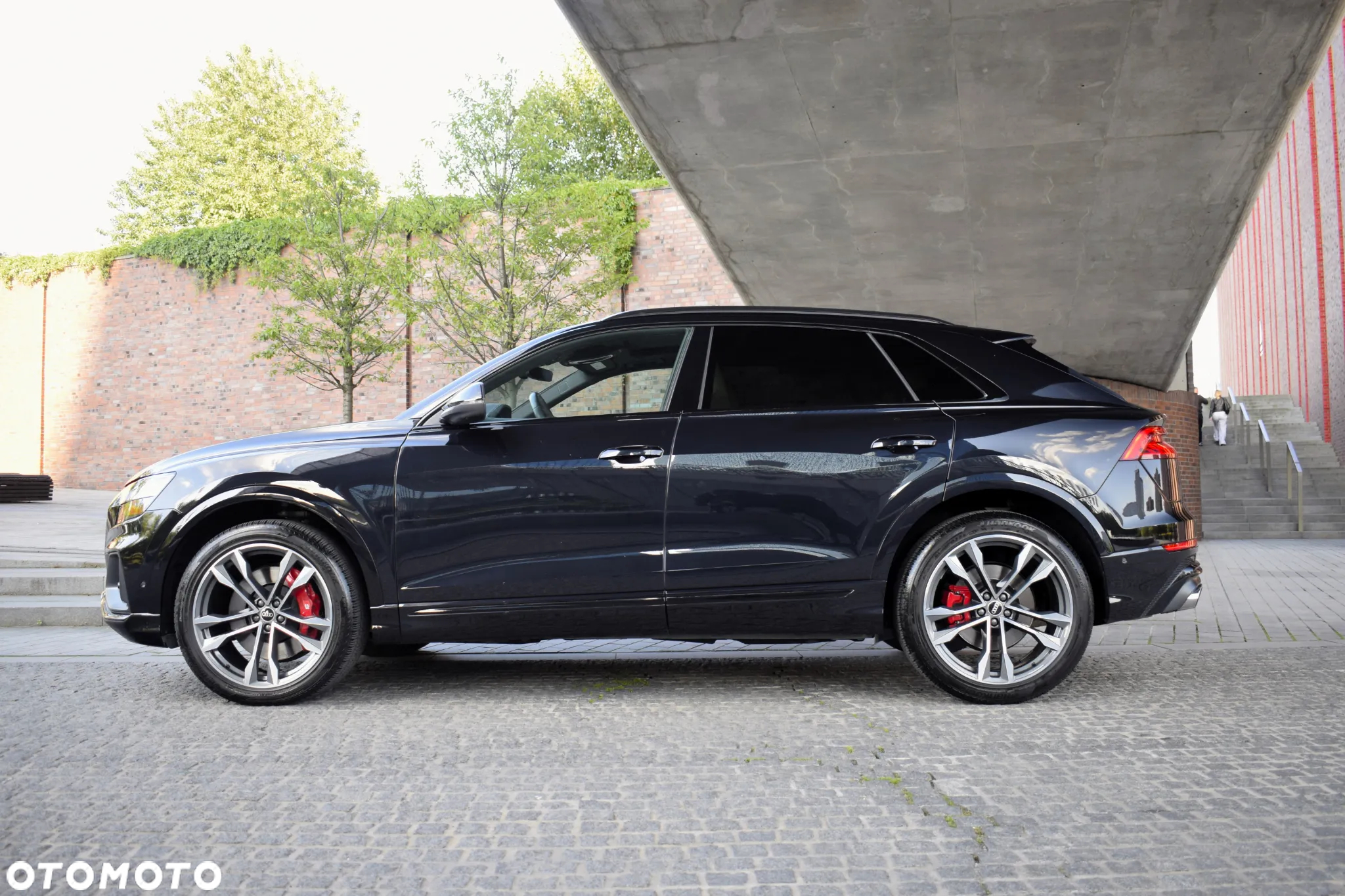Audi SQ8 - 8