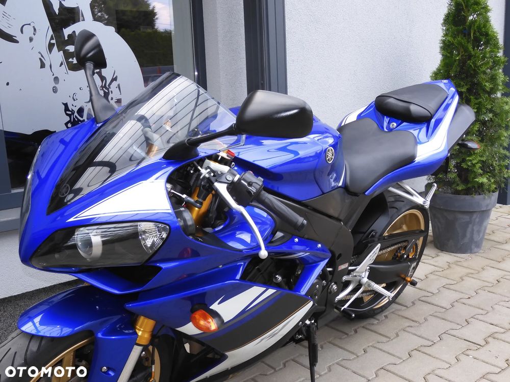 Yamaha R1 - 21
