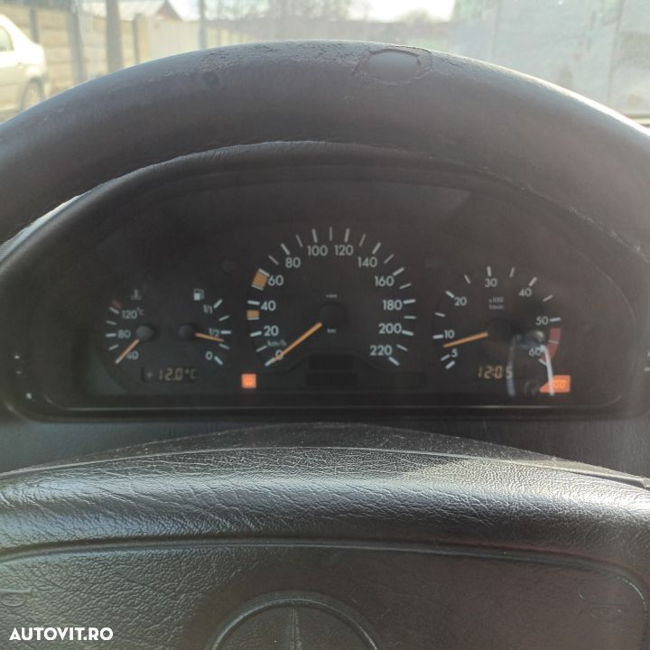 Dezmembrari  Mercedes-Benz C-CLASS (W202)  1993  > 2001 C 220 D Motor - 6