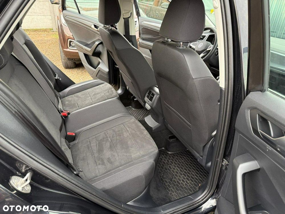 Volkswagen T-Roc - 8