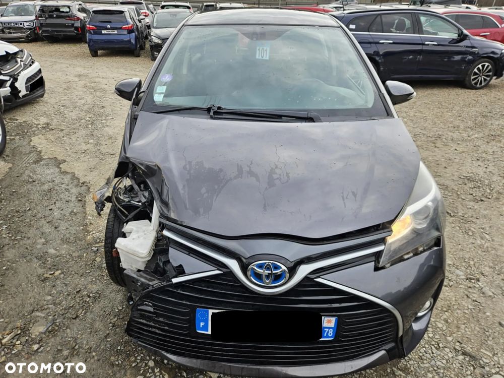 Toyota Yaris 1.5 VVT-i Lounge - 5