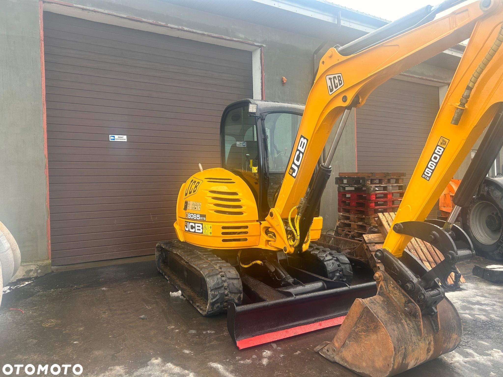 JCB 8065 - 1