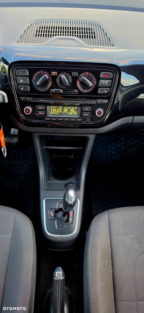 Volkswagen up! 1.0 high Perfectline - 18