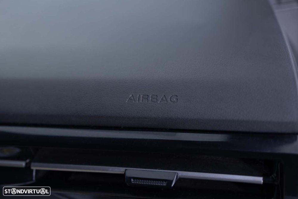 MG MG4 64 kWh Luxury - 39