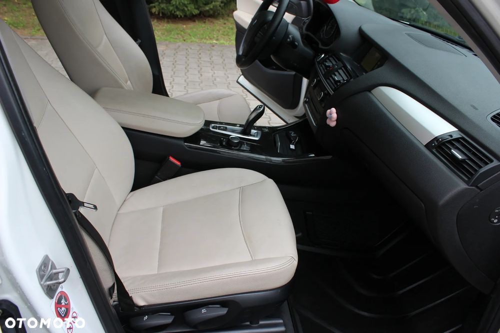 BMW X3 xDrive20d Luxury Line - 25