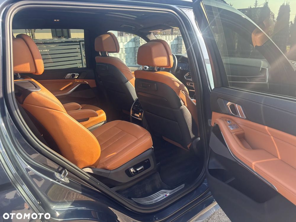 BMW X7 xDrive40i - 11