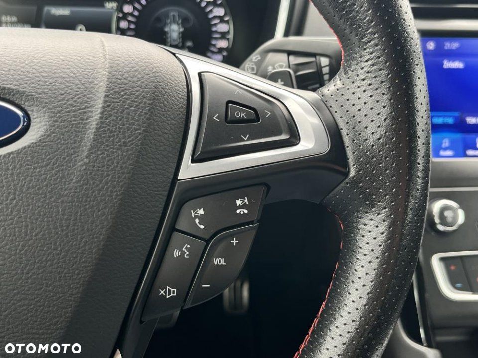 Ford Mondeo - 36
