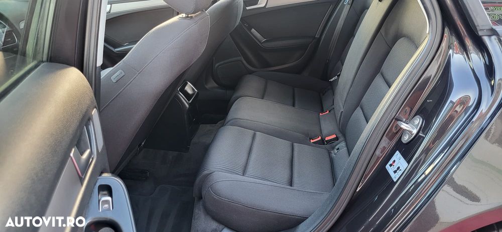 Audi A4 2.0 TDI DPF multitronic Ambiente - 32