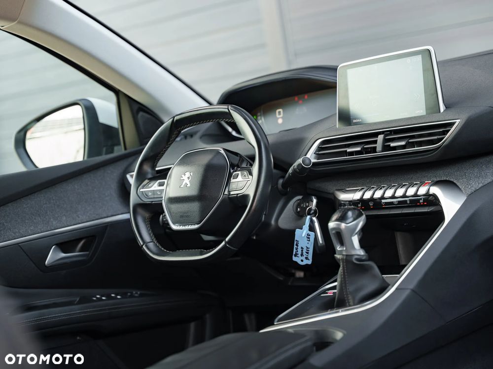 Peugeot 3008 1.5 BlueHDi Allure S&S - 20