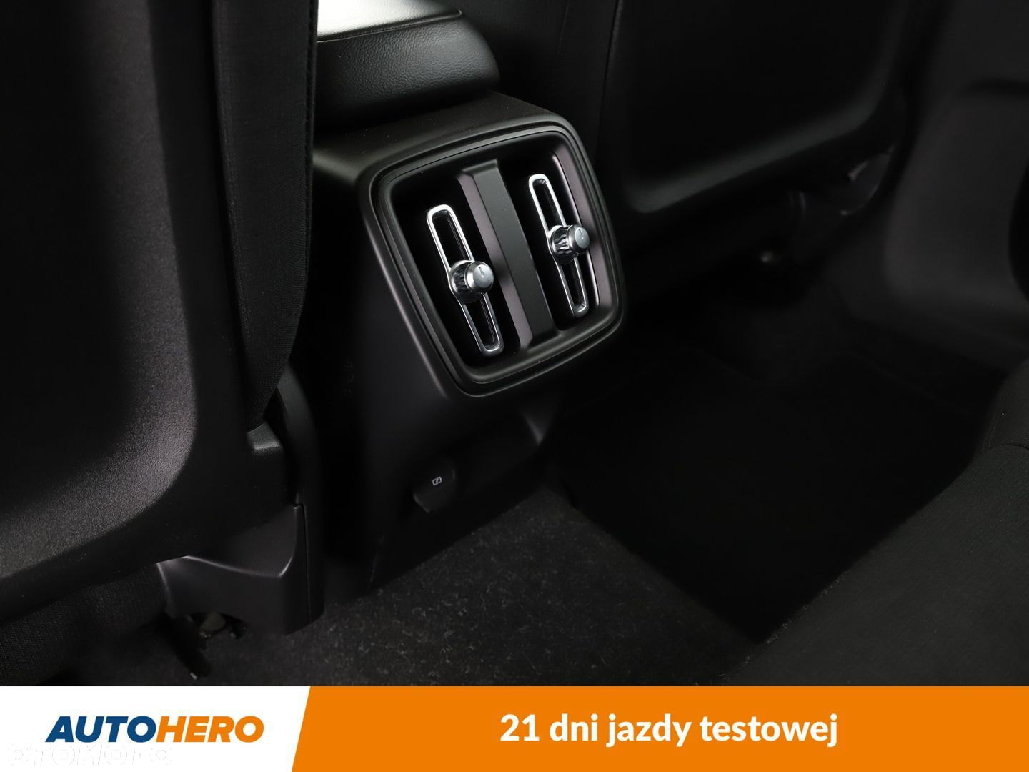Volvo XC 40 - 33