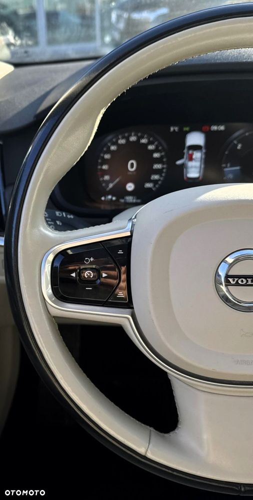 Volvo V90 Cross Country - 13