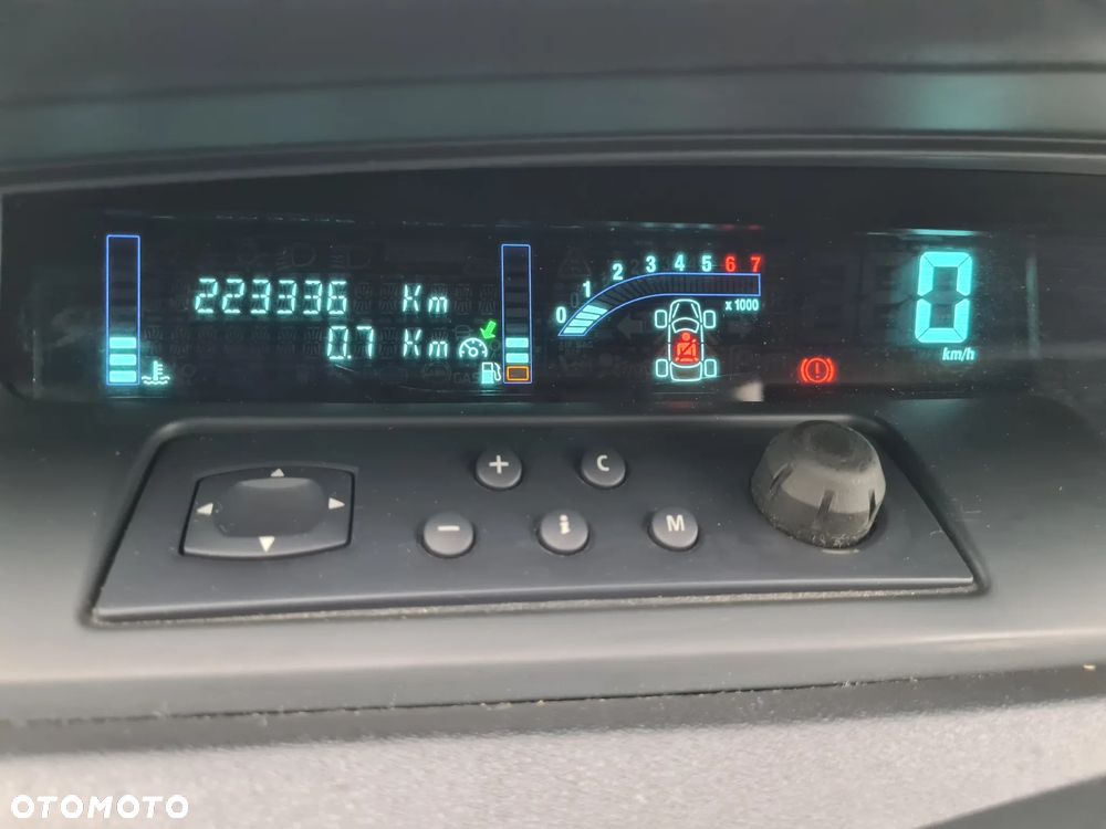 Renault Scenic 2.0 16V Privilege - 28