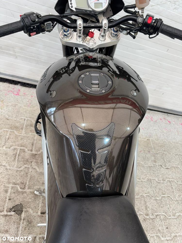 Triumph Speed Triple - 27