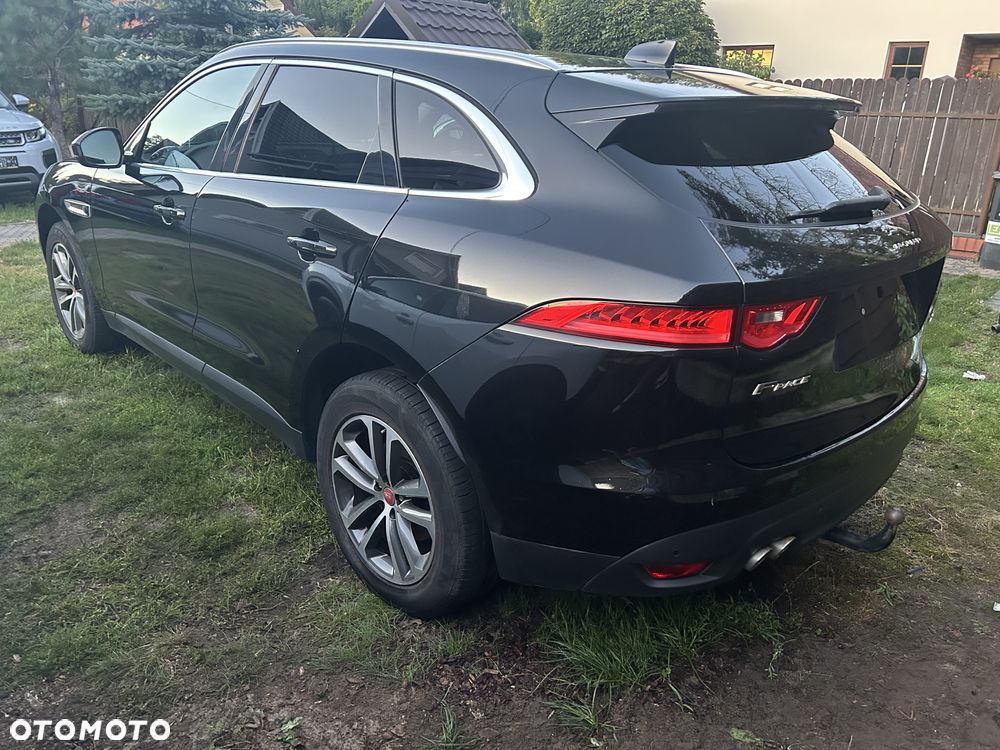 Jaguar F-Pace 20d AWD R-Sport - 9