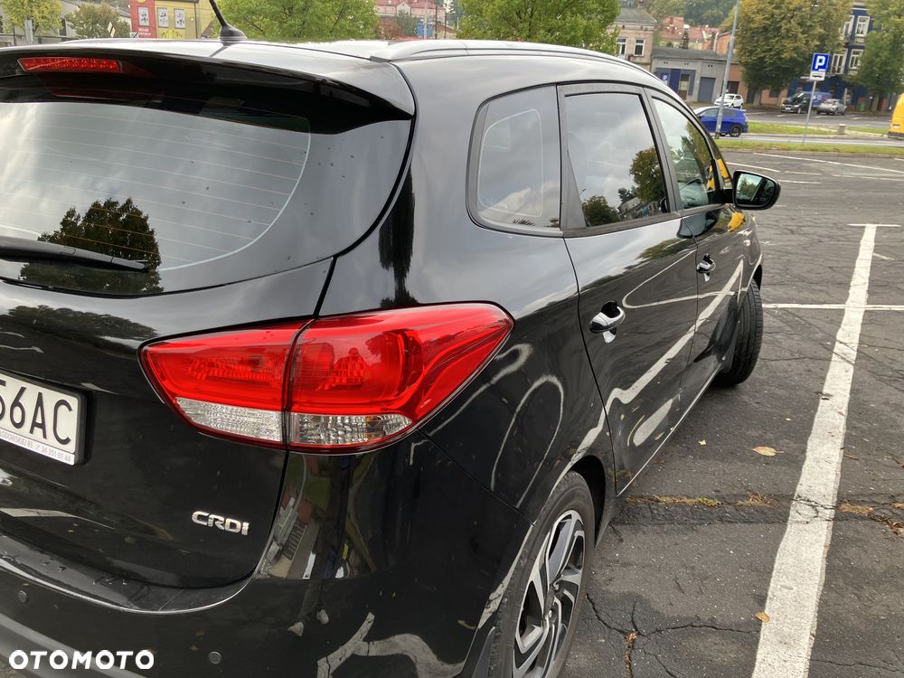 Kia Carens - 10